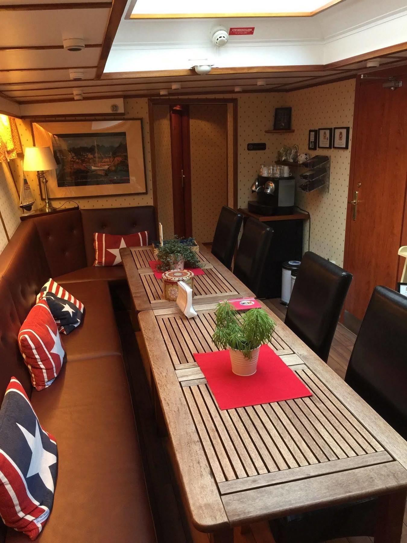 Hotell M/S Monika 스톡홀름 외부 사진